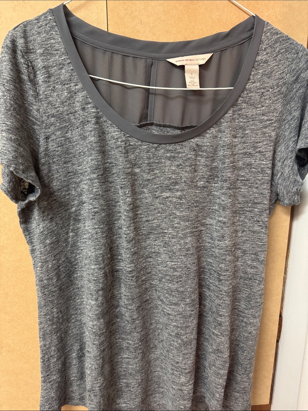 Banana Republic Women's Short Sleeve Heather Gray Scoop Neck Tee